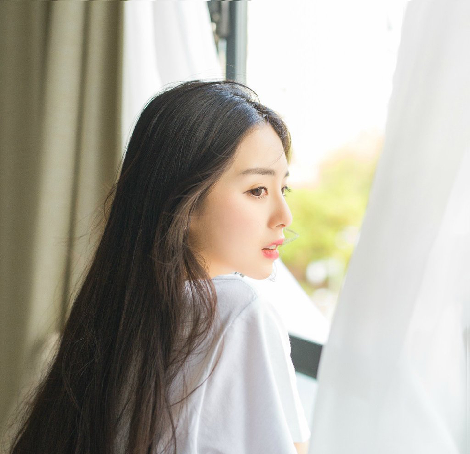 若是以往的话，按照规矩，这些蜀军至少也要裁掉一半，只留精锐，不过眼下大战在即，蜀道难行，也不好再从长安或是洛阳调拨兵马，而且关中军队虽然精锐，但蜀地毕竟特殊，关中那一套战法于蜀地并不合适，反倒是蜀中军队用起来更加顺手，而且似邓贤、泠苞这些归降的蜀将更精通属地作战，有他们相助，更能事半功倍。